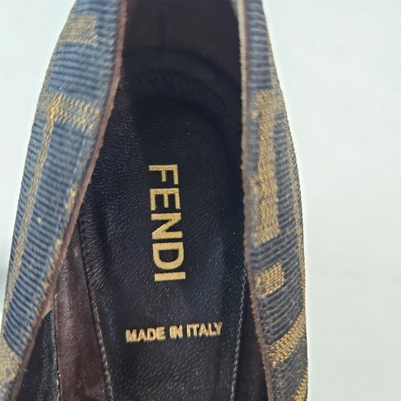 Fendi Women's Logo Brown Leather Pumps Size 36.5 - Picture 2 of 9